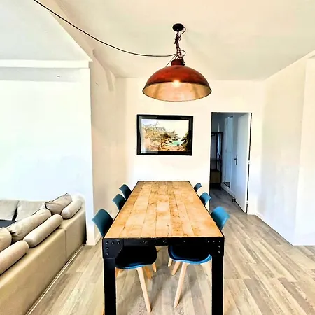 Lou Casteu Apartamento *