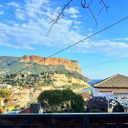 Lou Casteu Cassis